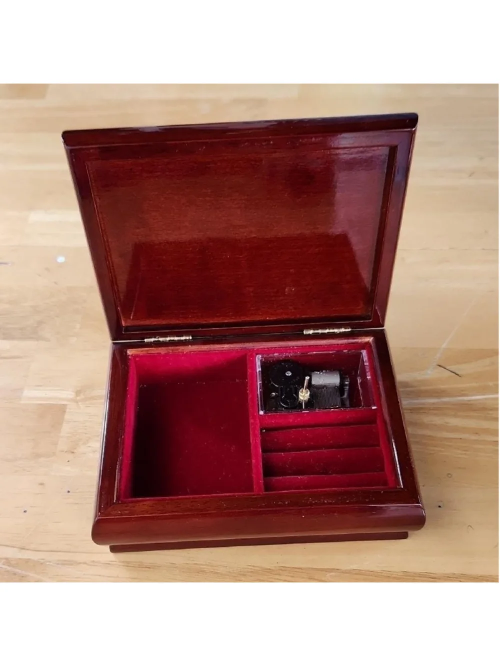 Vintage Elegant Musical Wooden Jewelry Box with Floral Design
